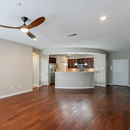 Image 6 - 1020 Texas Street, Fort Worth, TX 76166, USA - Condo for sale