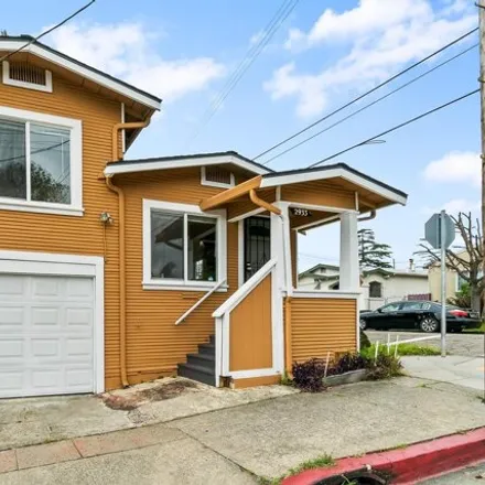 Buy this 2 bed house on 2933 Havenscourt Boulevard in Oakland, CA 94613