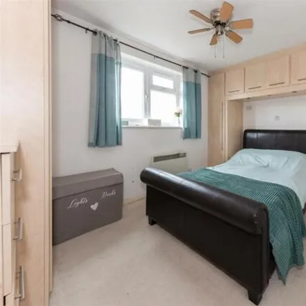 Image 7 - Readers Close, Dunstable, LU6 1NT, United Kingdom - Townhouse for sale