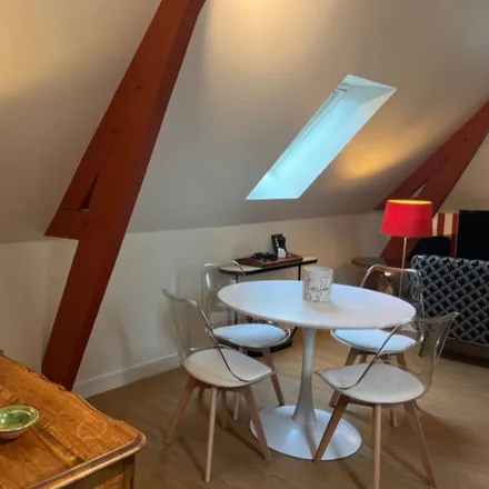 Image 6 - 36 Rue Néricault Destouches, 37000 Tours, France - Apartment for rent
