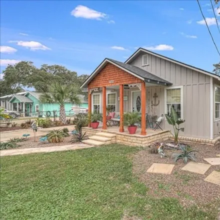 Image 3 - 1048 North Magnolia Street, Rockport, TX 78382, USA - House for sale