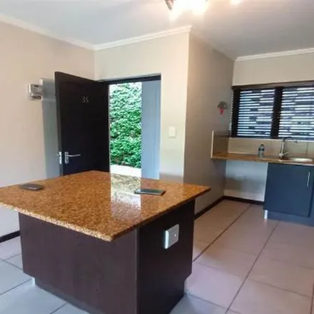 Image 2 - Toledo Avenue, Westridge, Durban, 4001, South Africa - Apartment for rent