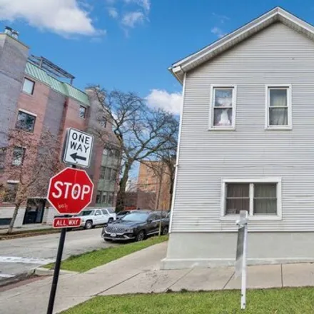 Buy this 6 bed house on 1480 West Huron Street in Chicago, IL 60612