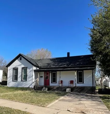 Buy this 2 bed house on 356 West 6th Street in Larned, KS 67550