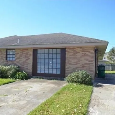Rent this 4 bed house on 218 Appletree Lane in Terrytown, Jefferson Parish