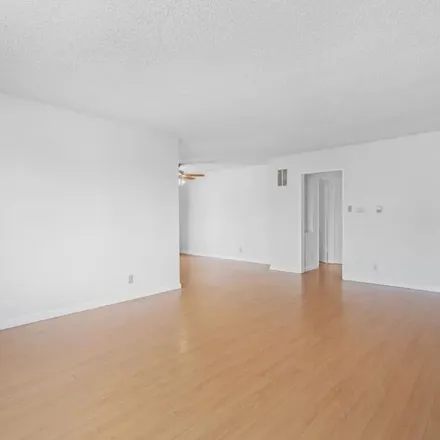 Image 3 - 1132 South Spaulding Avenue, Los Angeles, CA 90019, USA - Apartment for rent