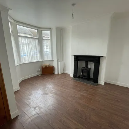Image 4 - Parliament Street, Sutton-in-Ashfield, NG17 1DB, United Kingdom - Apartment for rent