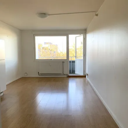 Image 4 - Malmö Studenthus, von Lingens väg, 213 73 Malmo, Sweden - Apartment for rent