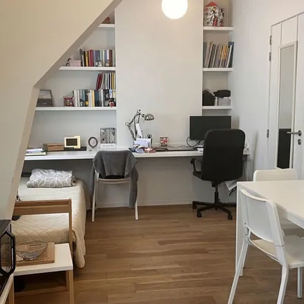 Rent this 1 bed apartment on Essentiel Womenstore in Leopold Vanderkelenstraat 16, 3000 Leuven