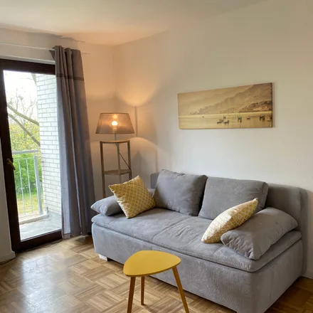 Rent this 3 bed apartment on Neue Fruchtstraße 12 in 47057 Duisburg, Germany