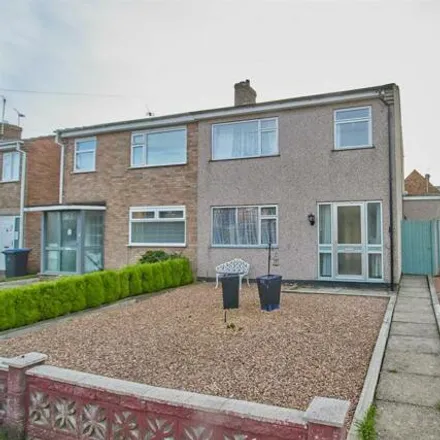 Buy this 3 bed duplex on Begonia Close in Hinckley, LE10 2SS