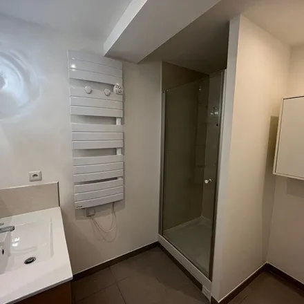 Rent this 3 bed apartment on 3 Cours des Vanniers in 77330 Ozoir-la-Ferrière, France