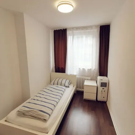 Rent this 4 bed apartment on Steinstraße 33 in 40210 Dusseldorf, Germany