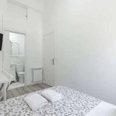 Rent this 1 bed apartment on Madrid in Calle de Fernán González, 41