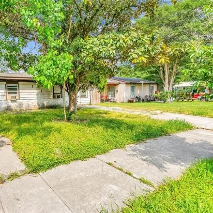 Rent this 4 bed house on 165 North Blackwell Street in Pasadena, TX 77506