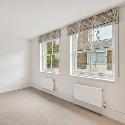 Image 3 - 34 Cadogan Lane, London, SW1X 9EJ, United Kingdom - House for rent