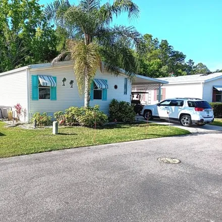 Buy this studio apartment on 8154 West Coconut Palm Drive in Homosassa Springs, FL 34448