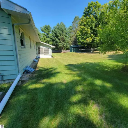 Image 7 - 8479 South East Torch Lake Drive, Alden, Helena Township, MI 49612, USA - House for sale