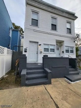 Image 1 - 399 Ogden Street, Orange, NJ 07050, USA - House for rent