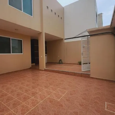 Buy this 3 bed house on Calle Lomas de Chipinque in 95264, VER