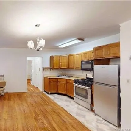 Rent this 1 bed condo on 30 Windsor Terrace in City of White Plains, NY 10601