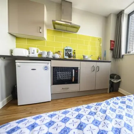 Image 1 - Queen Street, Sheffield, S1 1WR, United Kingdom - Apartment for rent
