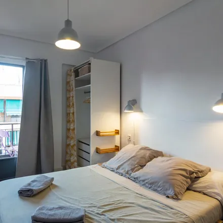 Rent this 3 bed room on Carrer d'Almiserà in 12, 46025 Valencia