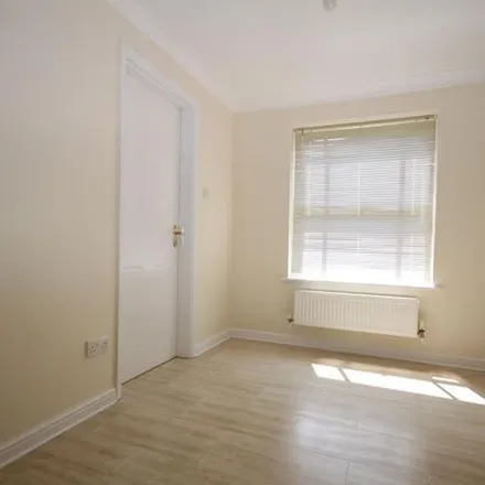 Image 3 - Orpine Close, Catisfield, PO15 5TE, United Kingdom - Apartment for rent