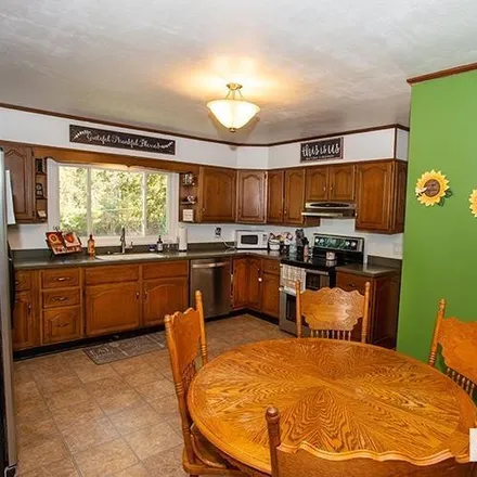 Image 7 - 100 Oak Street, Vienna, IL 62995, USA - House for sale