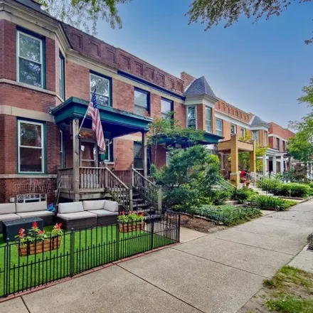 Image 1 - 1932 West Newport Avenue, Chicago, IL 60657, USA - House for sale