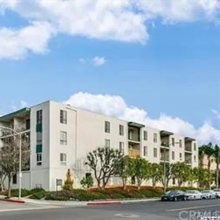 Buy this 2 bed condo on 550 Jackson Place in Glendale, CA 91206