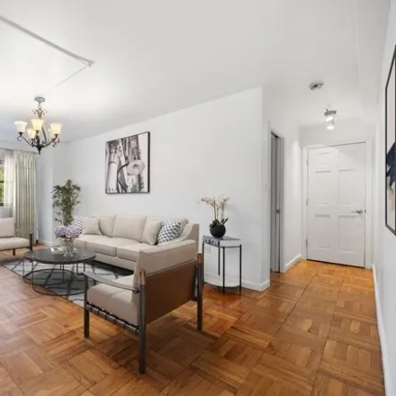 Image 3 - 175 Adams St Apt 3e, Brooklyn, New York, 11201 - Apartment for sale