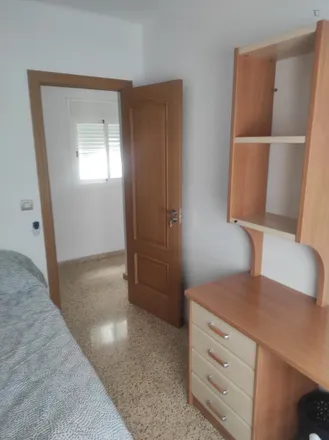 Rent this 4 bed room on Calle de Isaac Peral in 46100 Burjassot, Spain