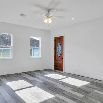 Image 4 - 1812 South Dupre Street, New Orleans, LA 70125, USA - House for sale