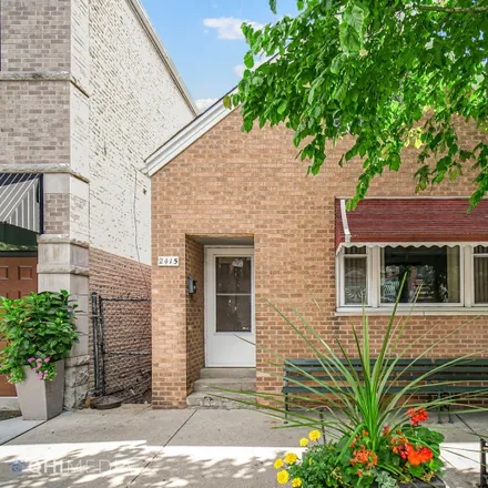 Image 1 - 2415 South Oakley Avenue, Chicago, IL 60608, USA - House for sale