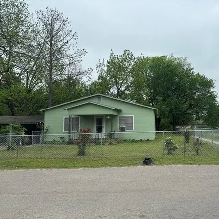 Buy this 3 bed house on 200 Southeast 3rd Avenue in Durant, OK 74701