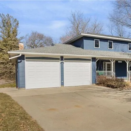 Image 2 - 2303 Clover Lane, Red Wing, MN 55066, USA - House for sale