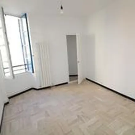 Image 2 - Nîmes, Gard, France - Apartment for rent