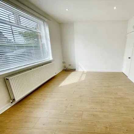 Image 4 - 4 Stenhouse Avenue West, City of Edinburgh, EH11 3DX, United Kingdom - Apartment for rent