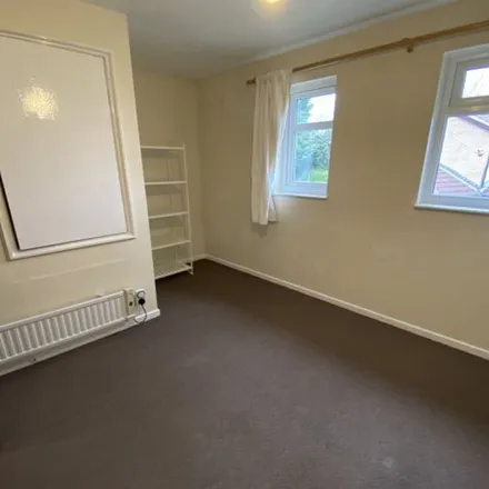 Image 2 - 40 Dean Close, Wollaton, NG8 2BX, United Kingdom - Apartment for rent