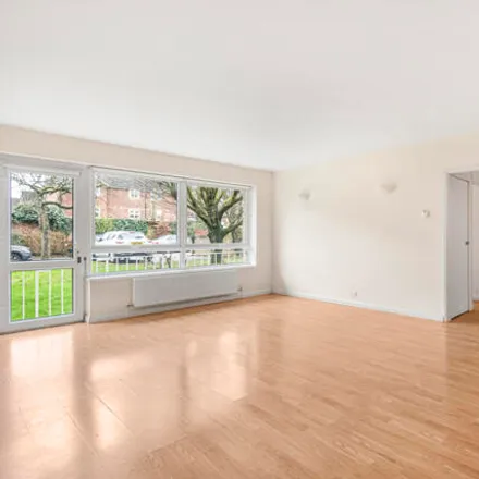 Rent this 3 bed room on Chase Road in Oakwood, London