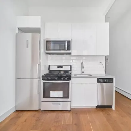 Image 4 - 1308 Pacific Street, New York, NY 11216, USA - House for rent