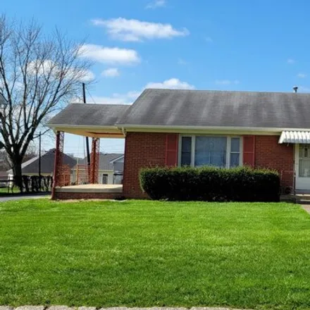 Buy this 2 bed house on 350 Manhattan Drive in Warrenton, Lexington