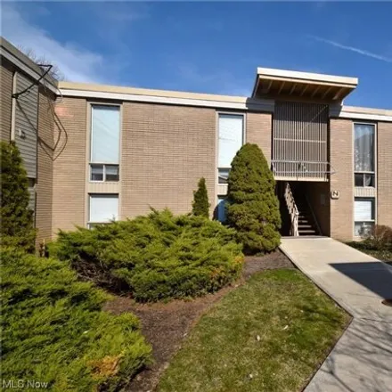 Image 2 - Chaffee Court, Brecksville, OH 44141, USA - Condo for sale