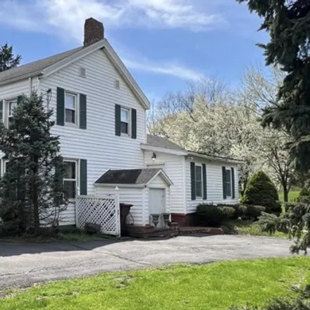 Image 4 - 68 Dunsbach Ferry Road, Dunsbach Ferry, City of Cohoes, NY 12047, USA - House for sale