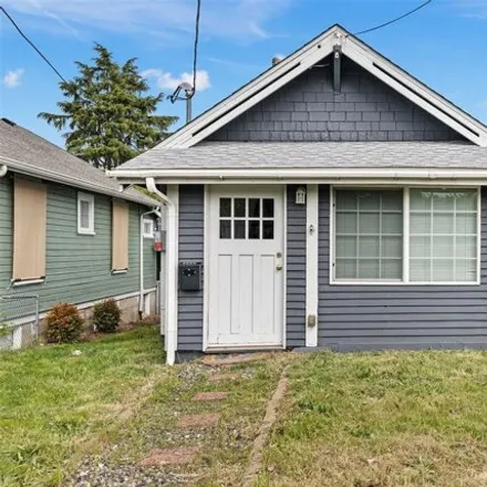 Buy this 1 bed house on 985 15th Street in Bremerton, WA 98337