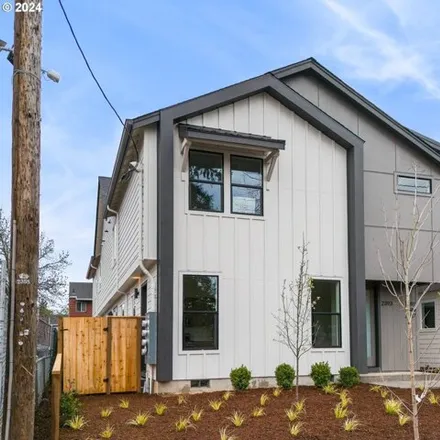 Buy this 24 bed house on 2355 Southeast 135th Avenue in Portland, OR 97233