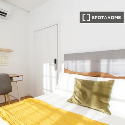 Rent this 7 bed room on Plaza del Emperador Carlos V in 10, 28012 Madrid