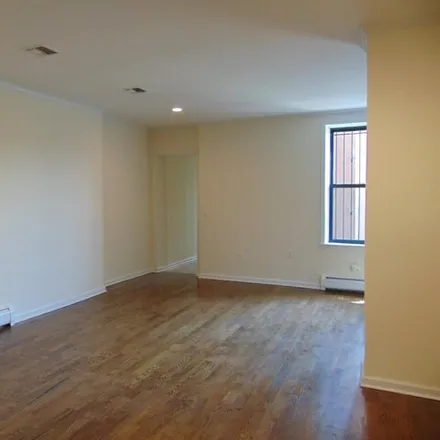 Image 4 - 27 Sussex Street, Jersey City, NJ 07302, USA - House for rent