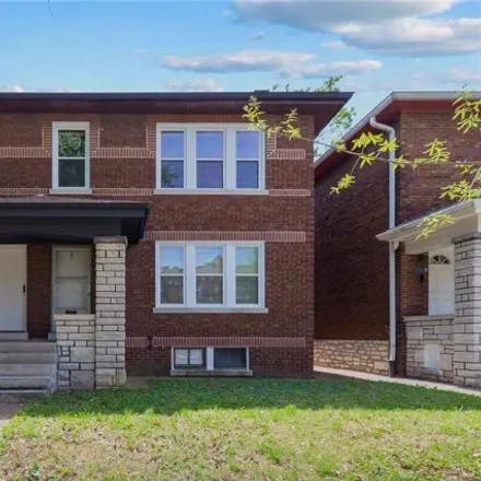 Buy this 4 bed house on 4240 Ellenwood Avenue in St. Louis, MO 63116